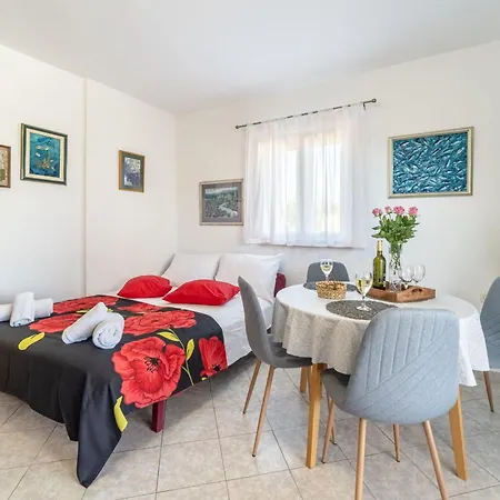 Daire Vesna Milna (Brac)